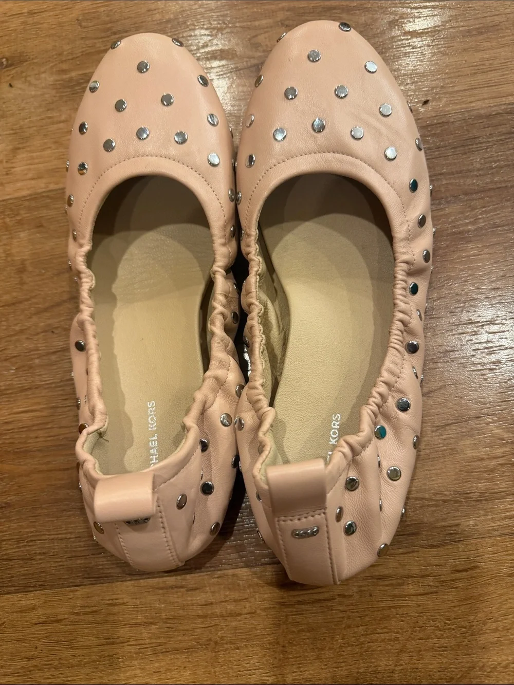 size 8.5 michael Kors women use good condition Blush Studded Ballet Flats